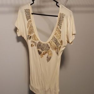 Casual top with beading